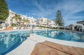 Freshly renovated, modern penthouse Pueblo Evita!